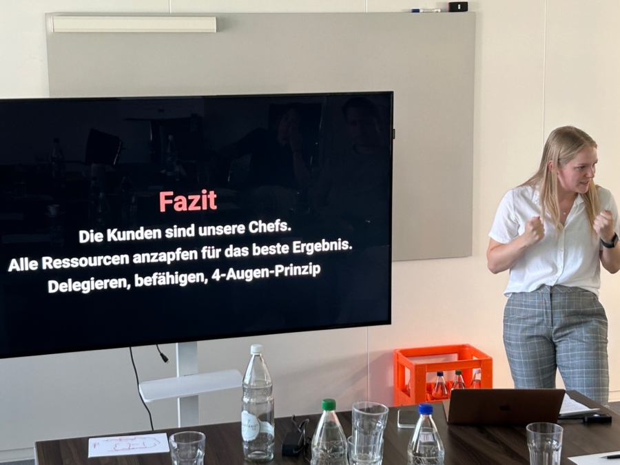 Pop-Up Input von Katja Blöchlinger / BERTAKOMM